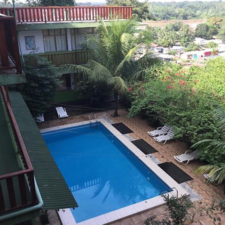 Tambopata Hostel Puerto Maldonado Bagian luar foto