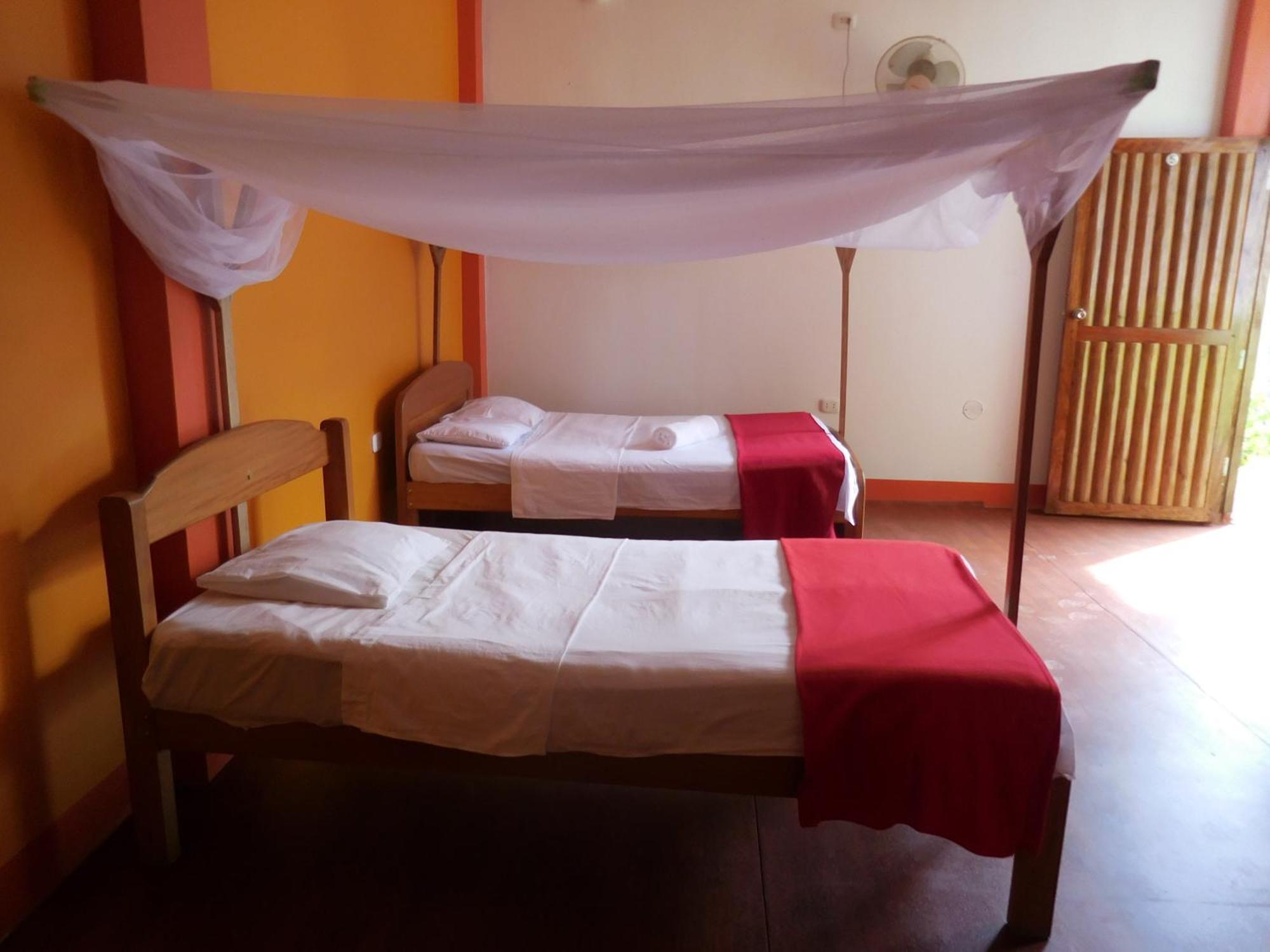 Tambopata Hostel Puerto Maldonado Bagian luar foto