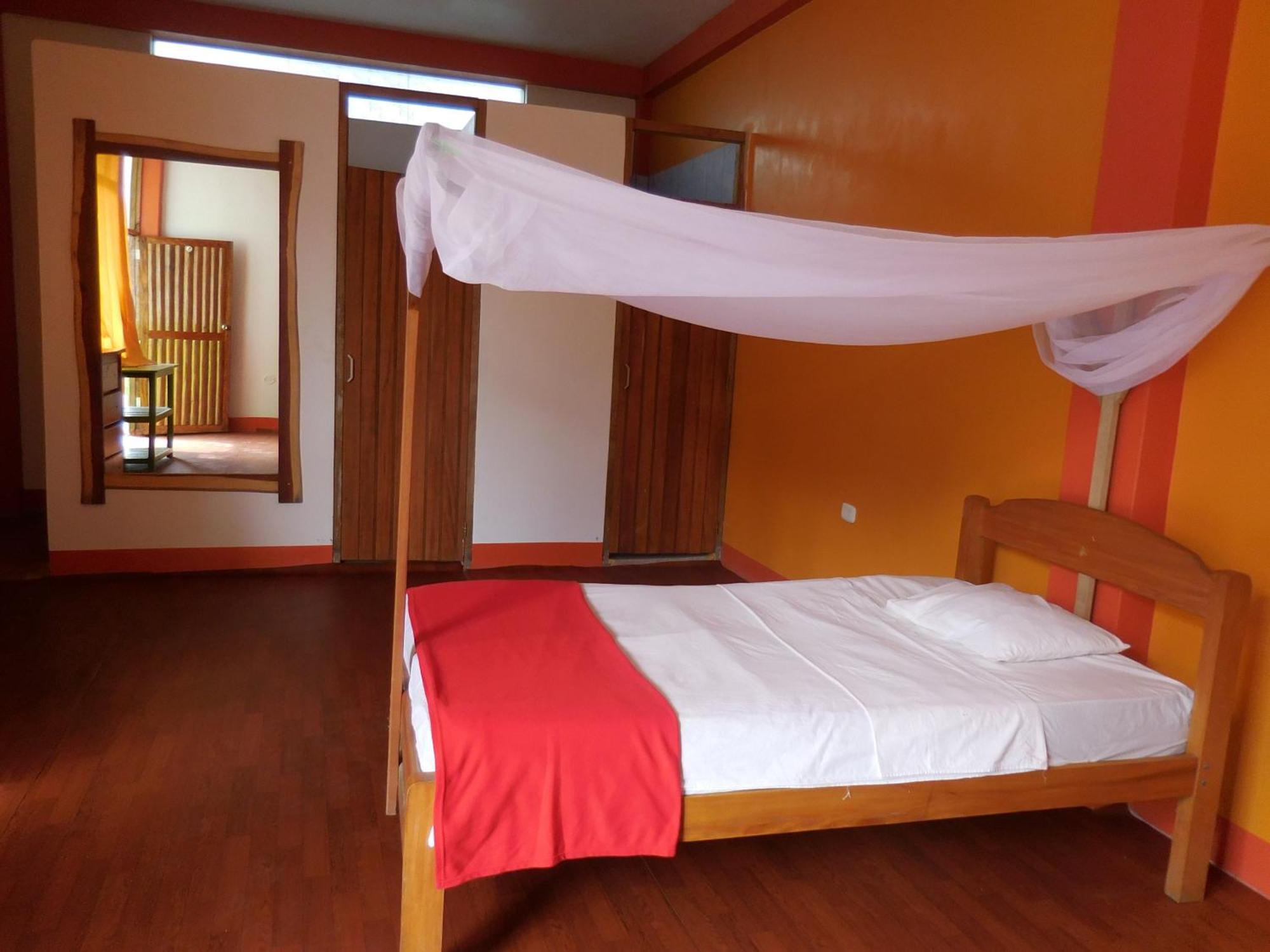 Tambopata Hostel Puerto Maldonado Bagian luar foto