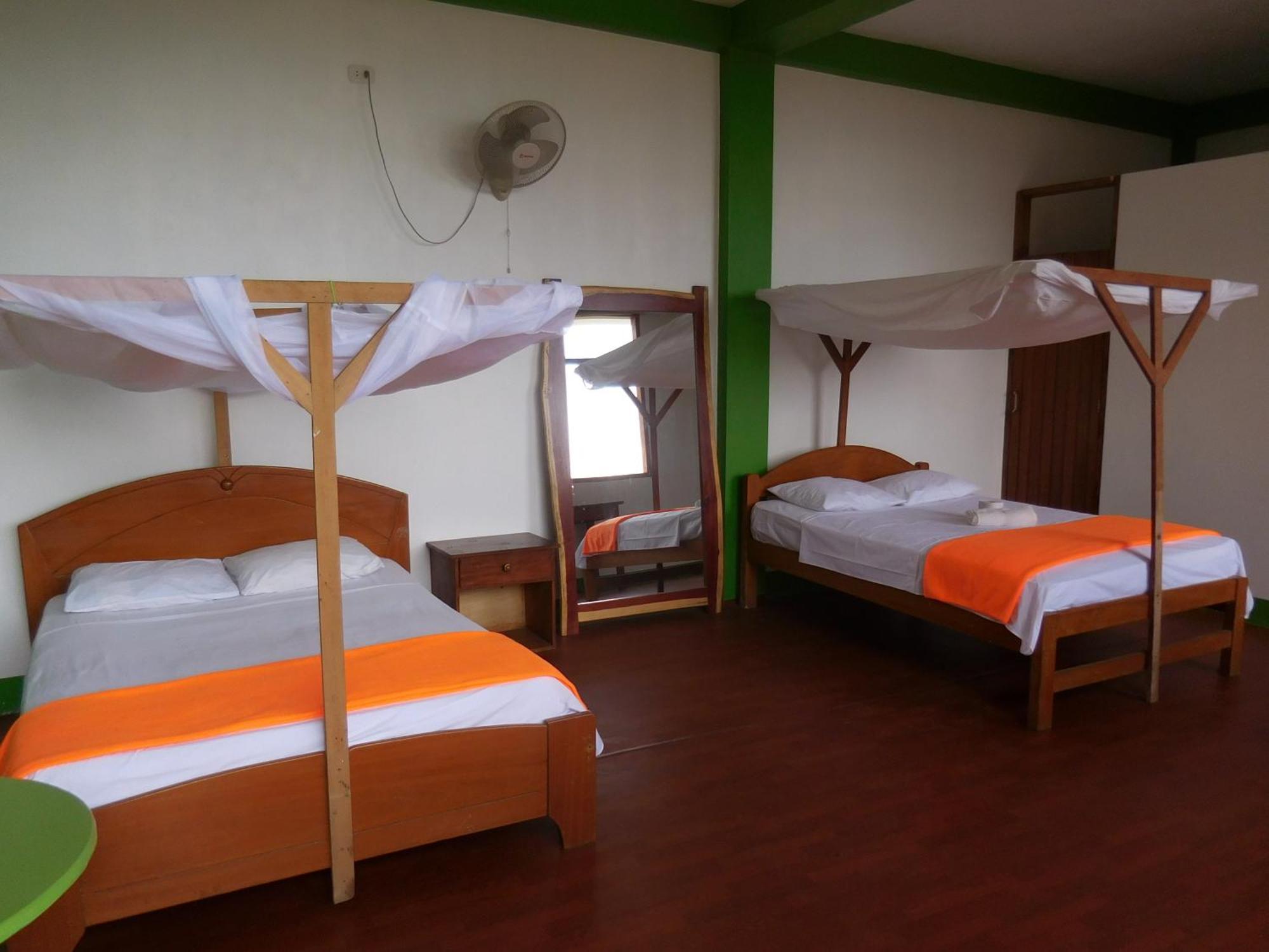 Tambopata Hostel Puerto Maldonado Bagian luar foto