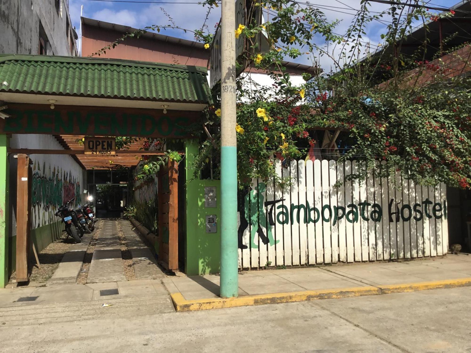 Tambopata Hostel Puerto Maldonado Bagian luar foto