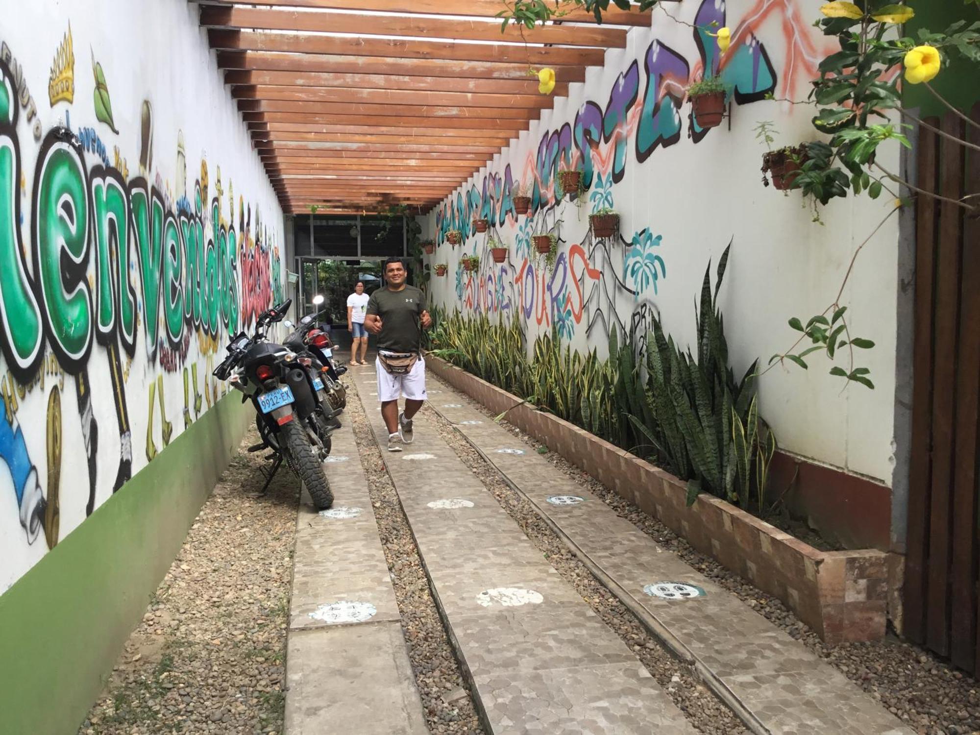 Tambopata Hostel Puerto Maldonado Bagian luar foto