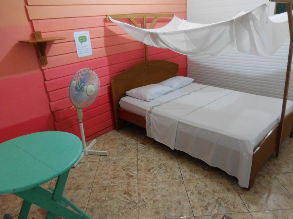 Tambopata Hostel Puerto Maldonado Bagian luar foto